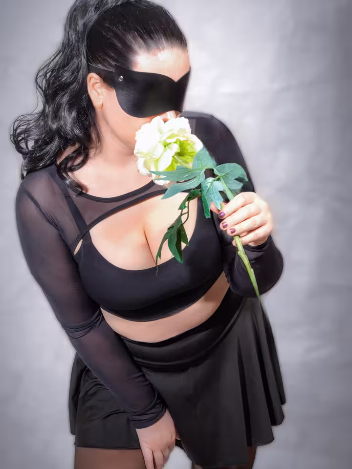 Kira Nirvana
