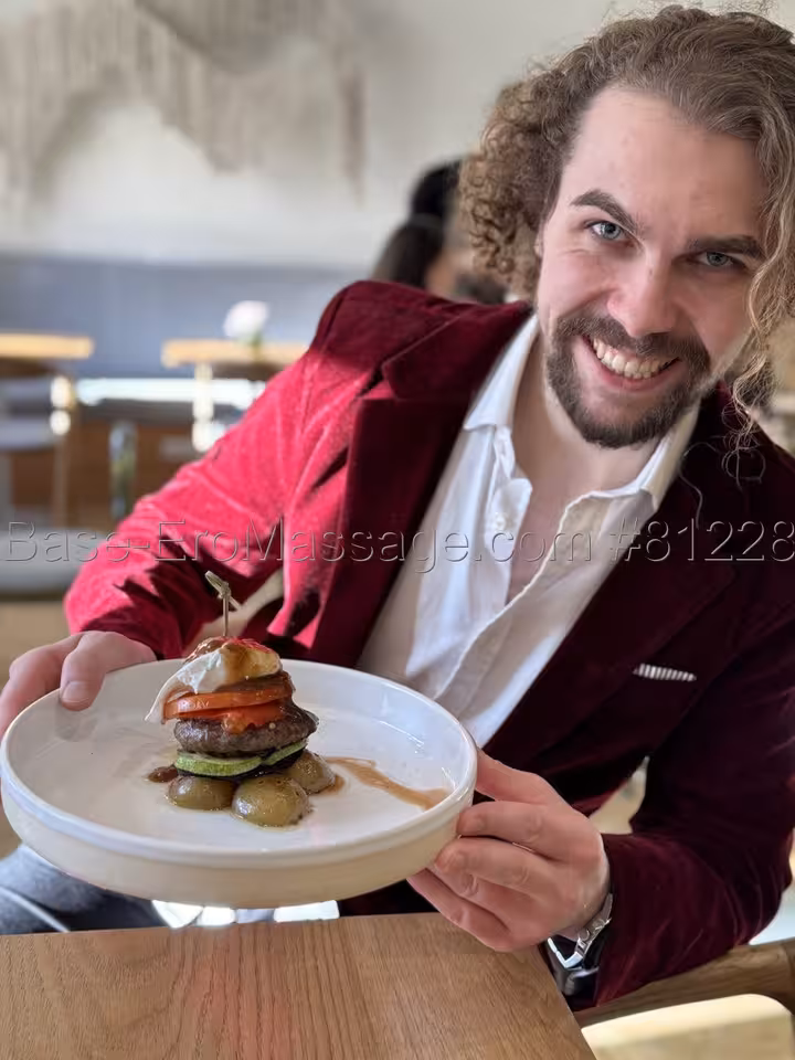 Максим MEDVEDNIKOFF