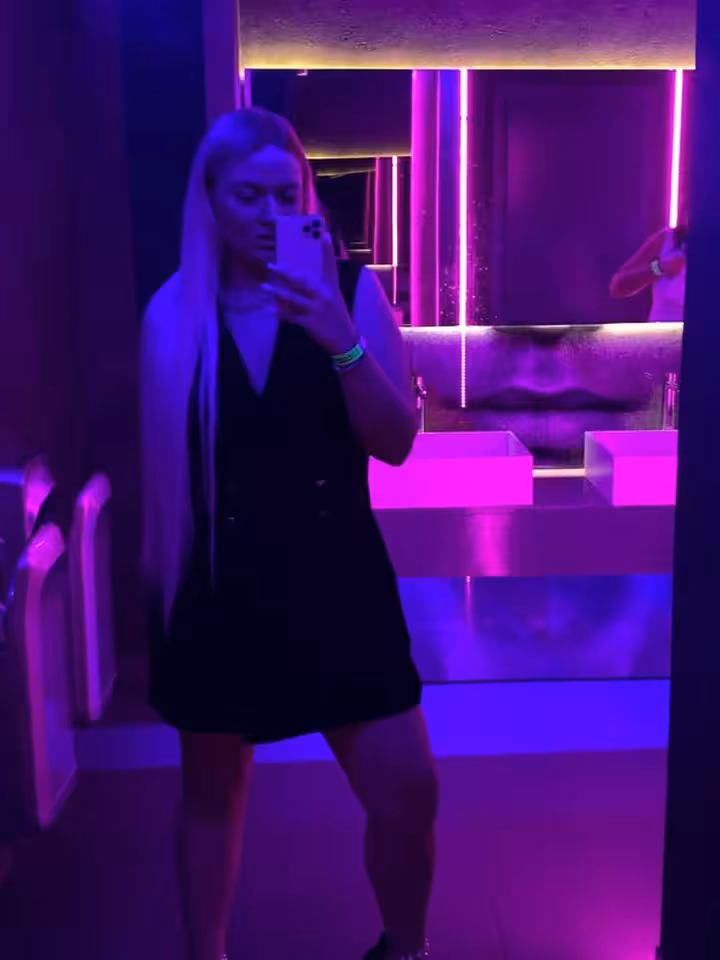 Аня
