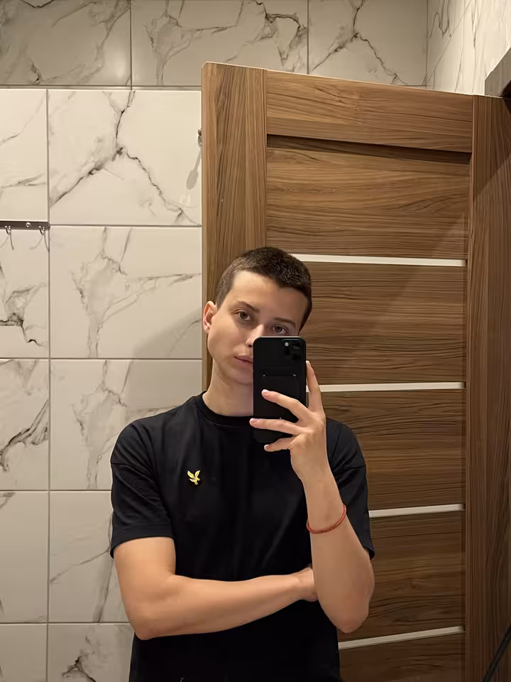 Максим