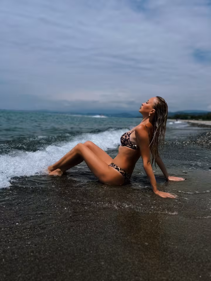 Аня