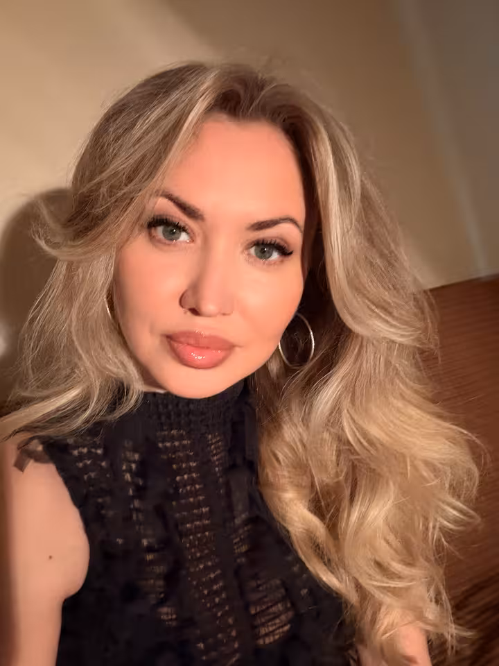 Аня