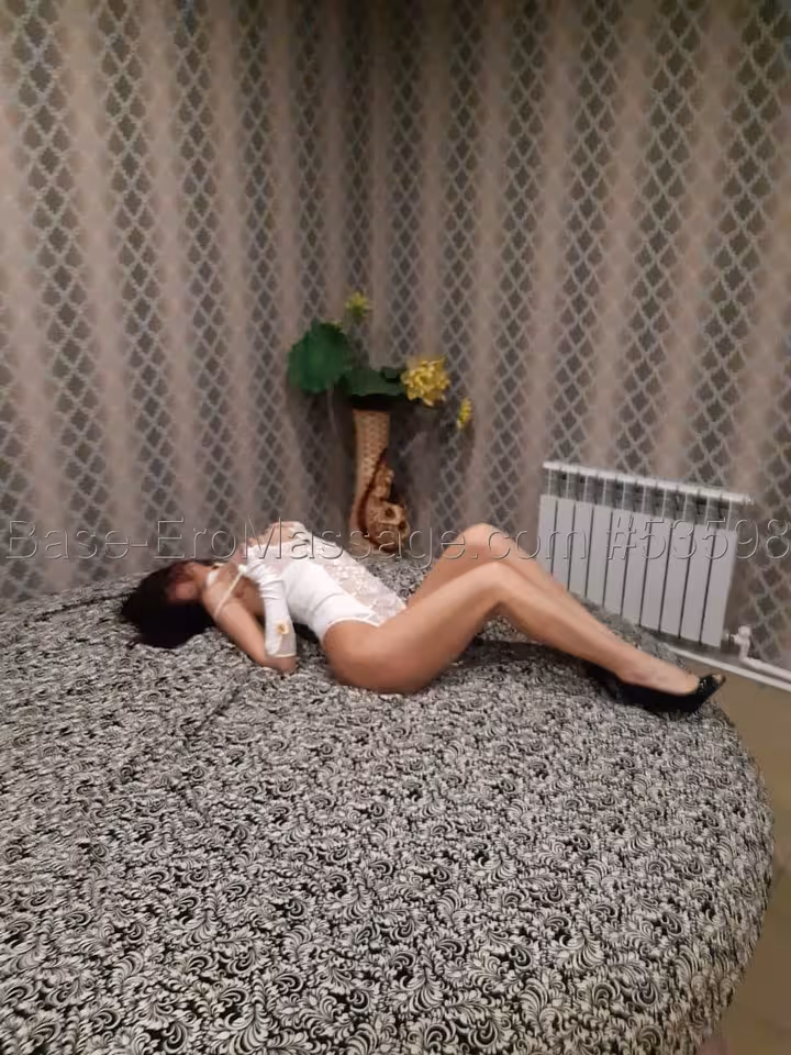 Оля